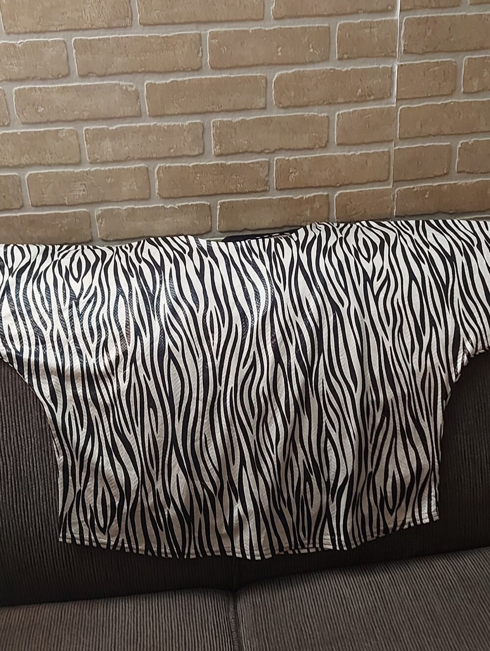 Axange Paris Zebra Print Cutout Keyhole Back Top TU - Picture 8 of 14